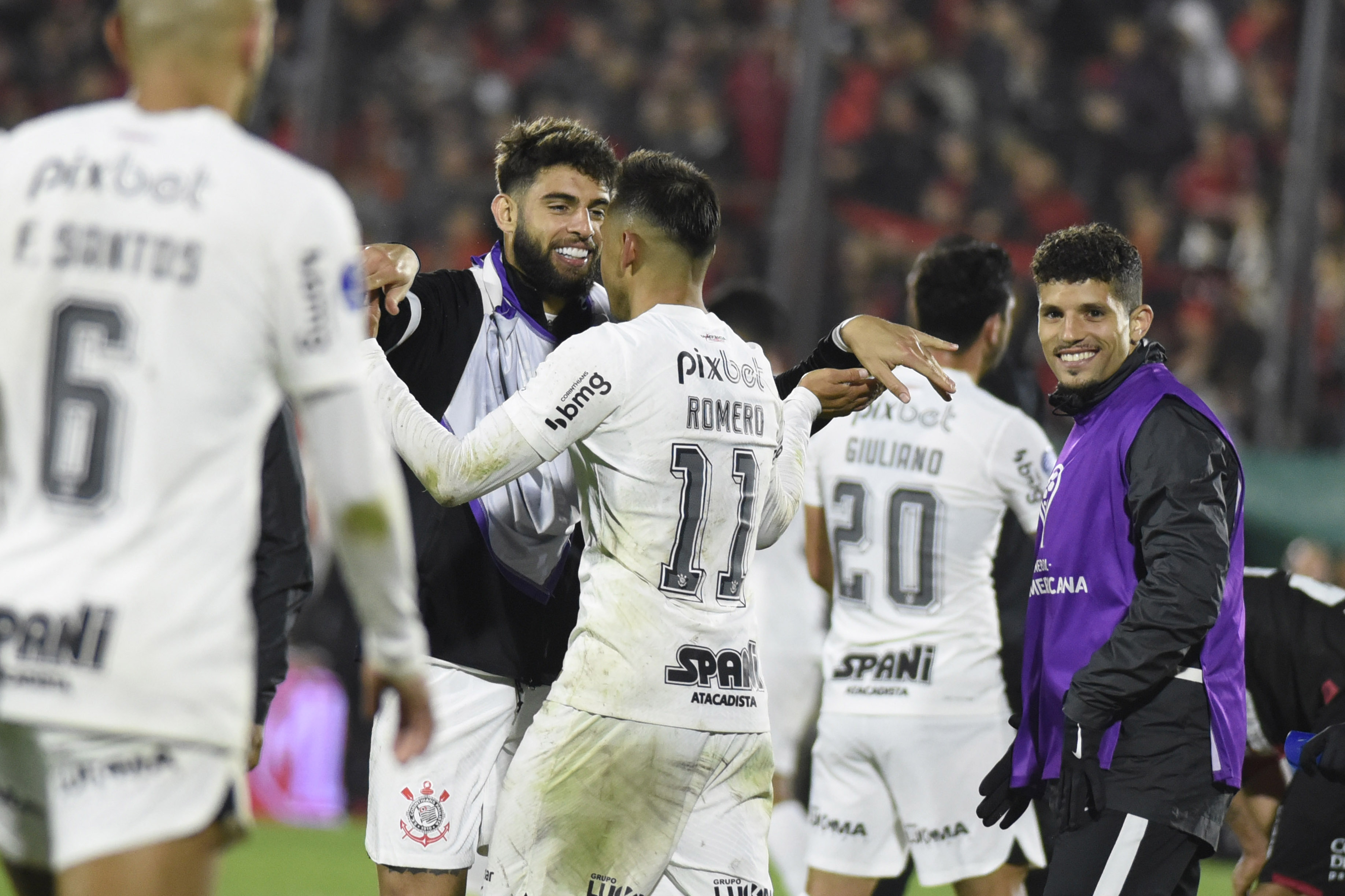 Na Sul-Americana, time misto do Corinthians garante vaga nas quartas