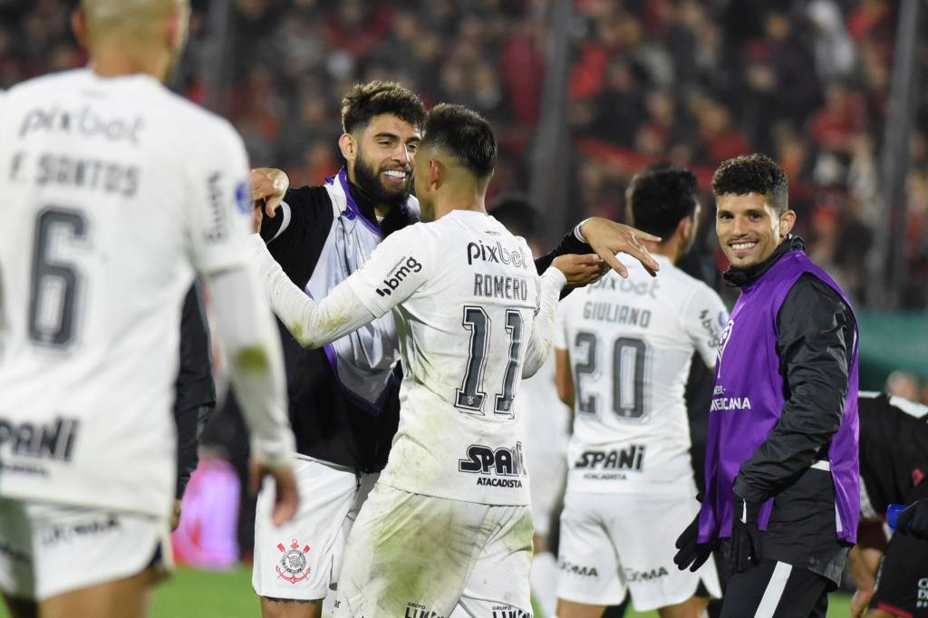 Na Sul-Americana, time misto do Corinthians garante vaga nas quartas