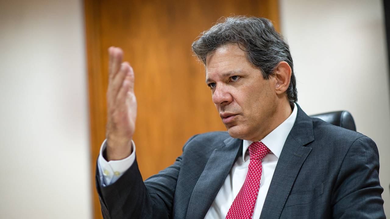 META ELEVADA - Haddad: objetivo é fechar as contas no azul, mas está cada vez mais difícil