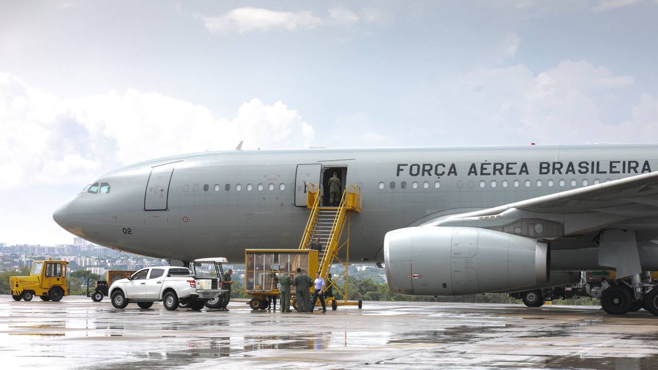 Aeronave KC-30, da Força Aérea Brasileira (FAB), que está sendo usada para resgate de brasileiros após início do conflito entre Israel e Hamas