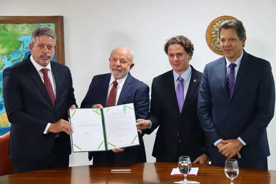 Lula está em uma sinuca de bico