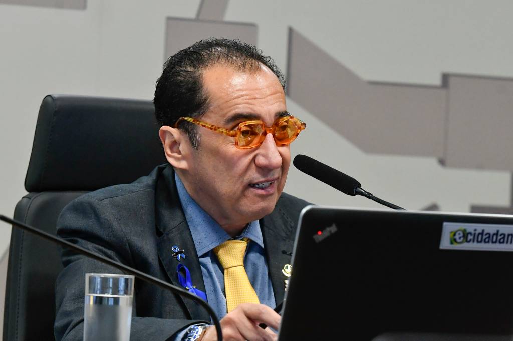 Por tratamentos de saúde, Kajuru tira licença de 30 dias do Senado