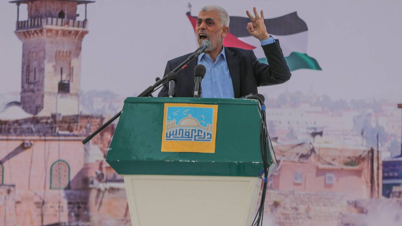 Yahya Sinwar, chefe do Hamas, em discurso realizado em abril de 2023