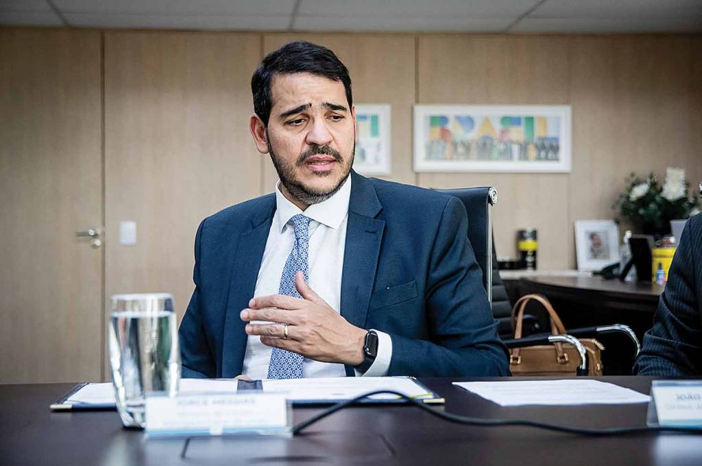 ‘É hora de superar conflitos’, diz AGU em audiência sobre emendas no STF