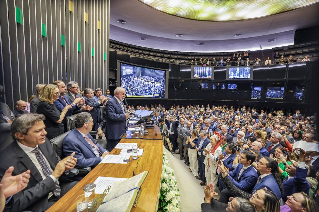 Frente parlamentar prioriza expansão do crédito e relações trabalhistas