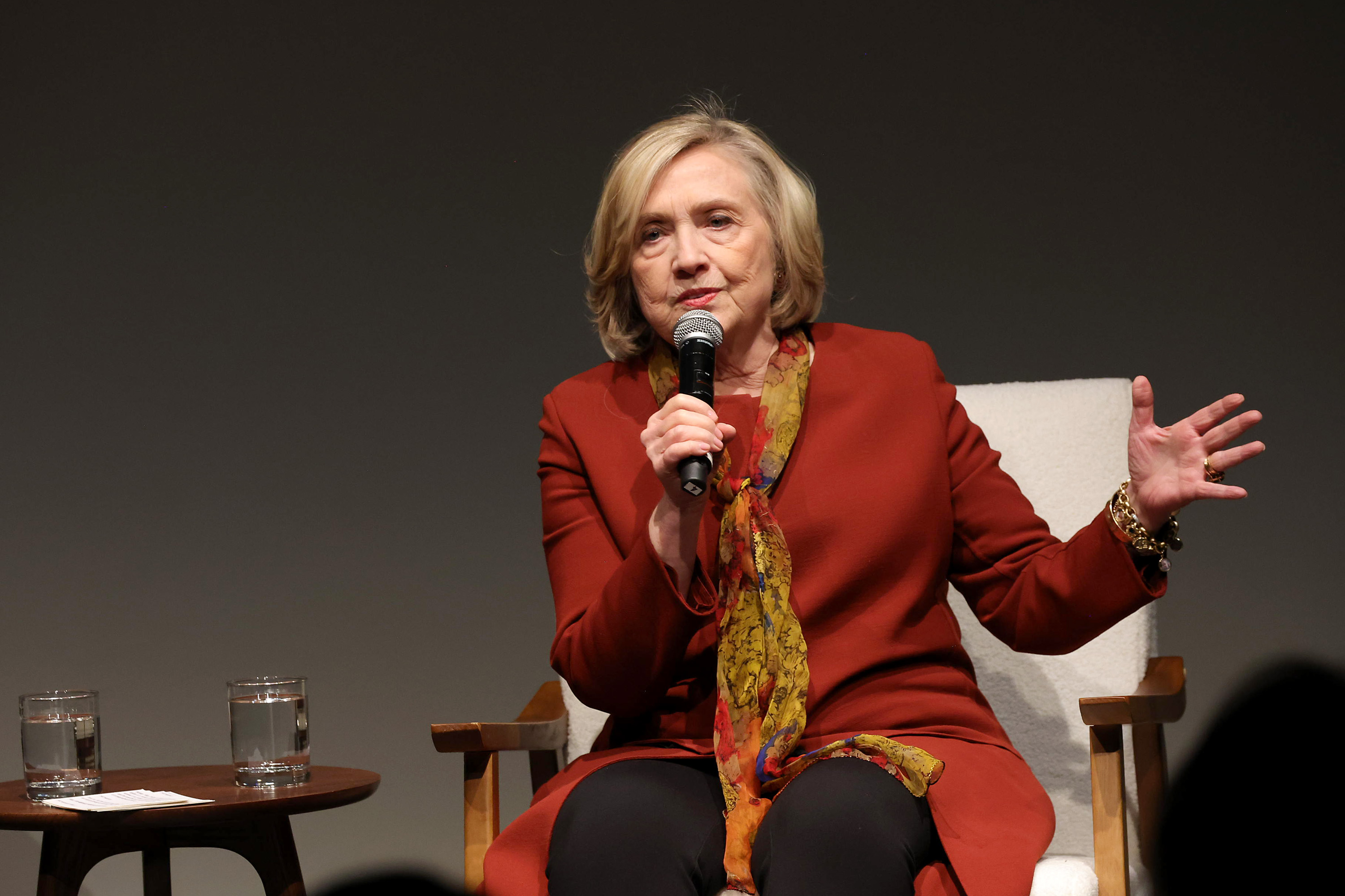 O desabafo de Hillary Clinton sobre mulheres rejeitadas no Oscar
