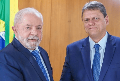 O presidente da República, Luiz Inácio Lula da Silva (PT), e o governador de São Paulo, Tarcísio de Freitas (Republicanos)