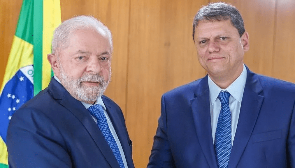 O presidente da República, Luiz Inácio Lula da Silva (PT), e o governador de São Paulo, Tarcísio de Freitas (Republicanos)