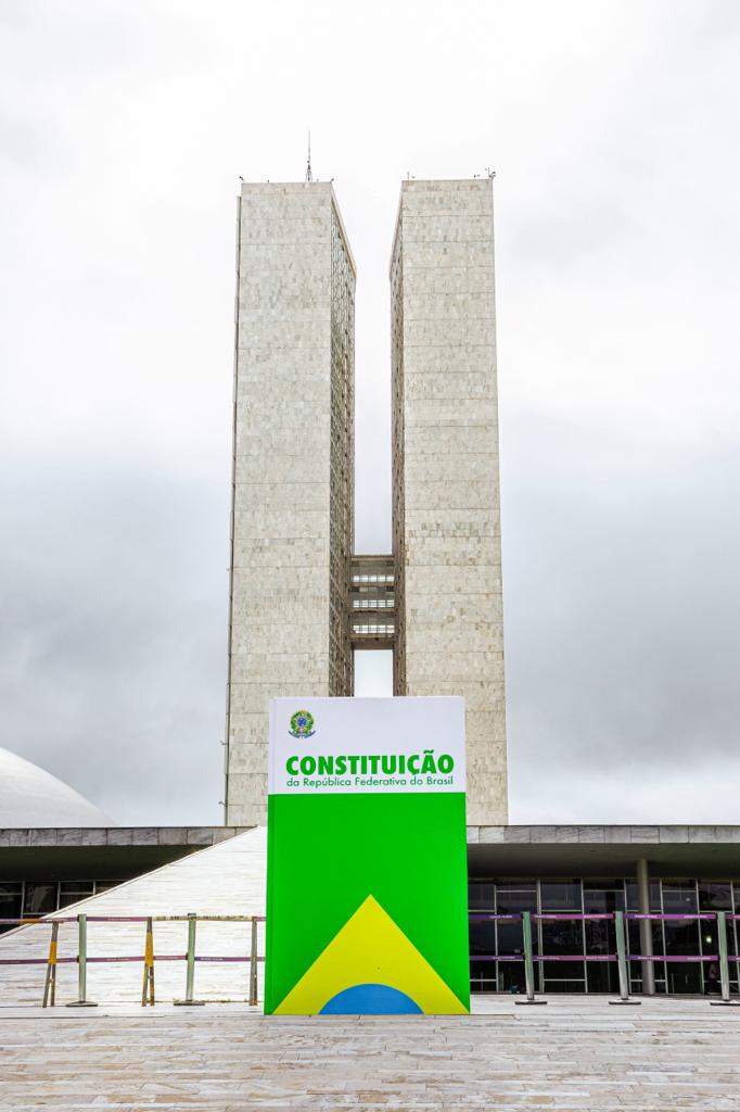 WhatsApp Image 2024-01-08 at 12.09.36 Espaço em frente à rampa do Congresso Nacional também recebe exemplar gigante da Constituição