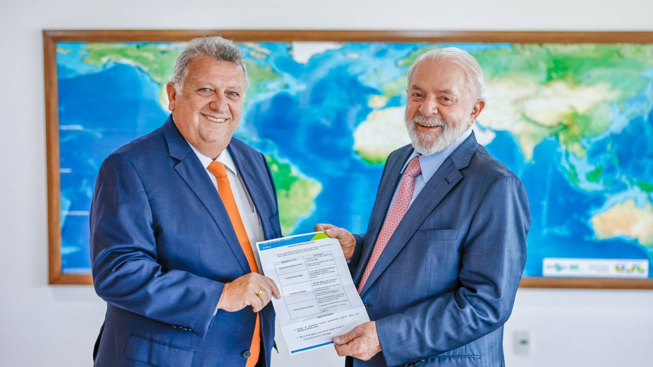 O presidente da Caixa Econômica Federal, Carlos Vieira, e o presidente Luiz Inácio Lula da Silva