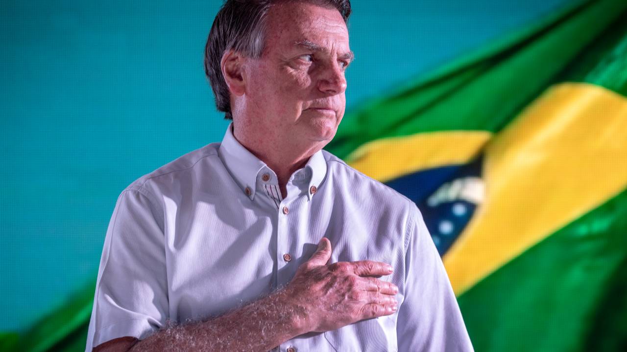Orlando (United States), 31/01/2023.- Former Brazilian President Jair Bolsonaro attends an event with members of the Brazilian community at the Majestic Life Church in Orlando, Florida, USA, 31 January 2023. Bolsonaro has applied for a six-month visitor visa to remain in the US, according to his lawyer Felipe Alexandre. (Brasil, Estados Unidos) EFE/EPA/CRISTOBAL HERRERA-ULASHKEVICH