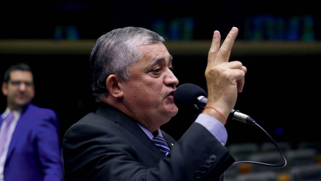 Lula aceitará reforma administrativa, mas quer blindar direitos, diz líder