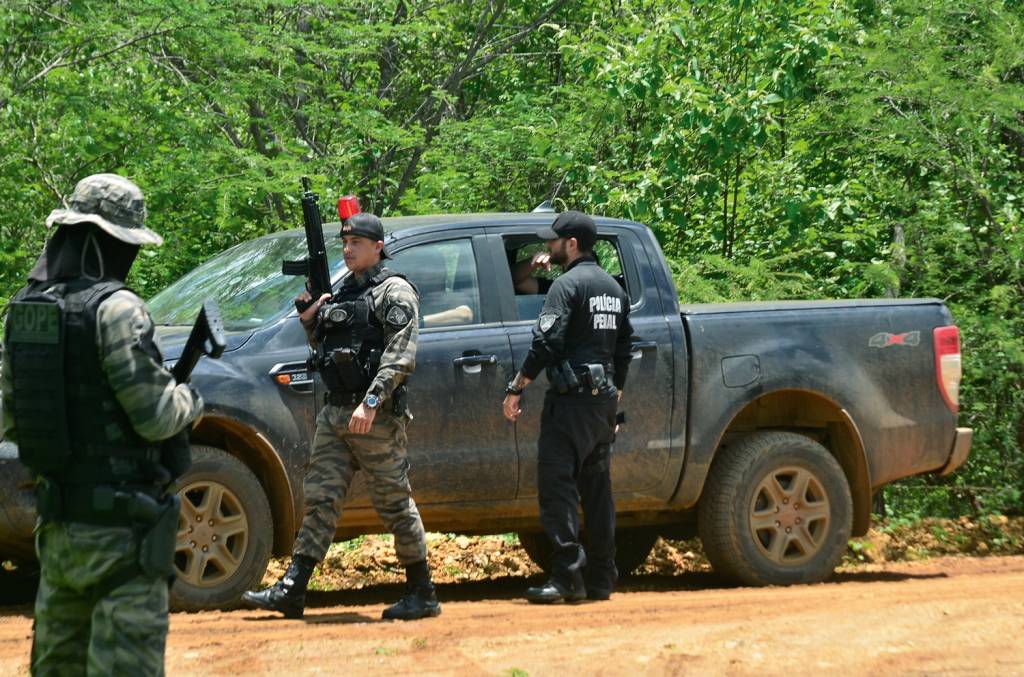 SPC368821.JPG CAÇADA - Força Nacional: agentes bloqueiam estradas em busca de pistas dos foragidos como reforço à investigação