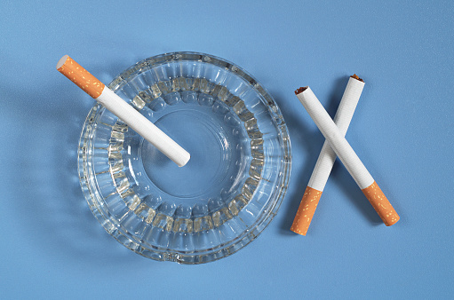 Nova Zelândia desiste de lei que proibiria tabaco para ‘futuras gerações’