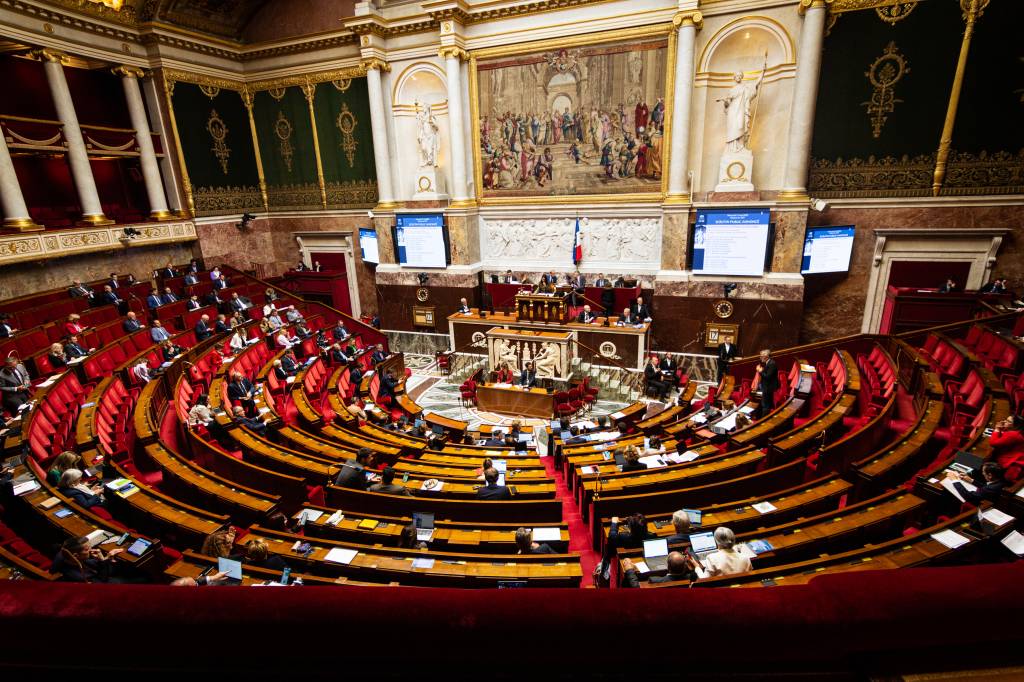Assembleia Nacional da França aprova legalização da morte assistida