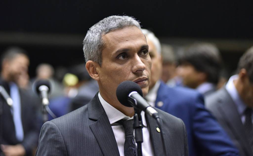 PF mira deputado Gustavo Gayer em operação por desvio de cota parlamentar