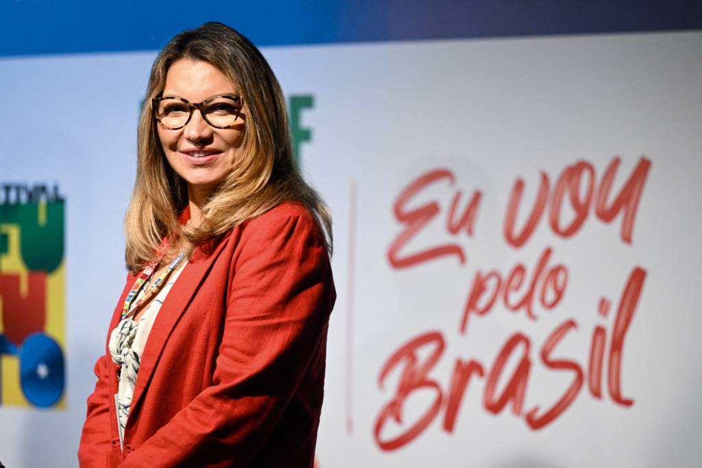 000_32ZT29Q.jpg MUDANÇA - Janja: primeira-dama começou a participar de eventos nos quartéis