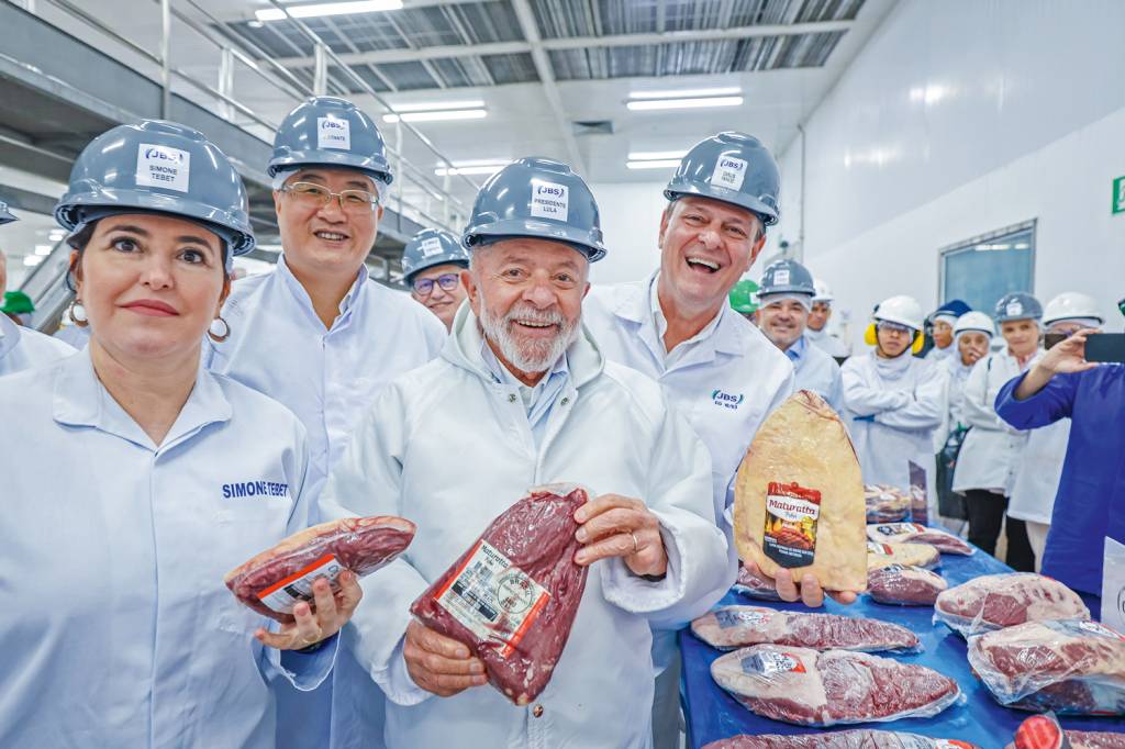 ‘O povo vai voltar a comer a sua picanhinha’, diz Lula sobre preço dos alimentos