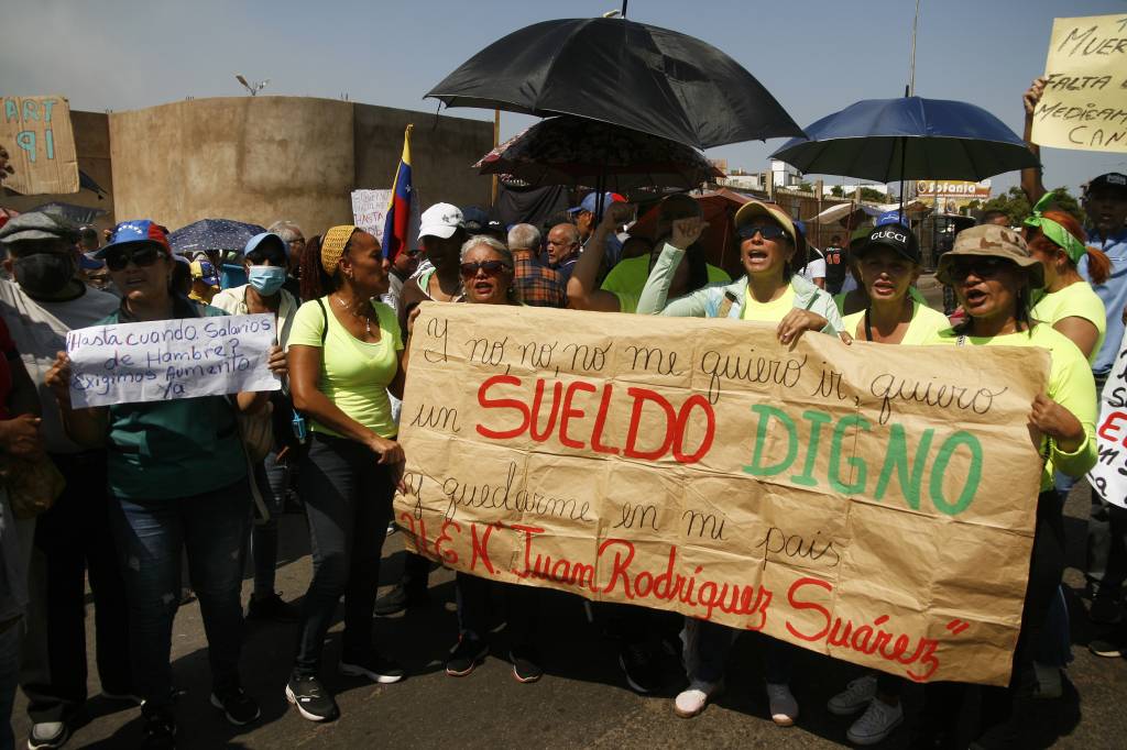 Professor na Venezuela precisa ganhar 26 vezes mais para sustentar família