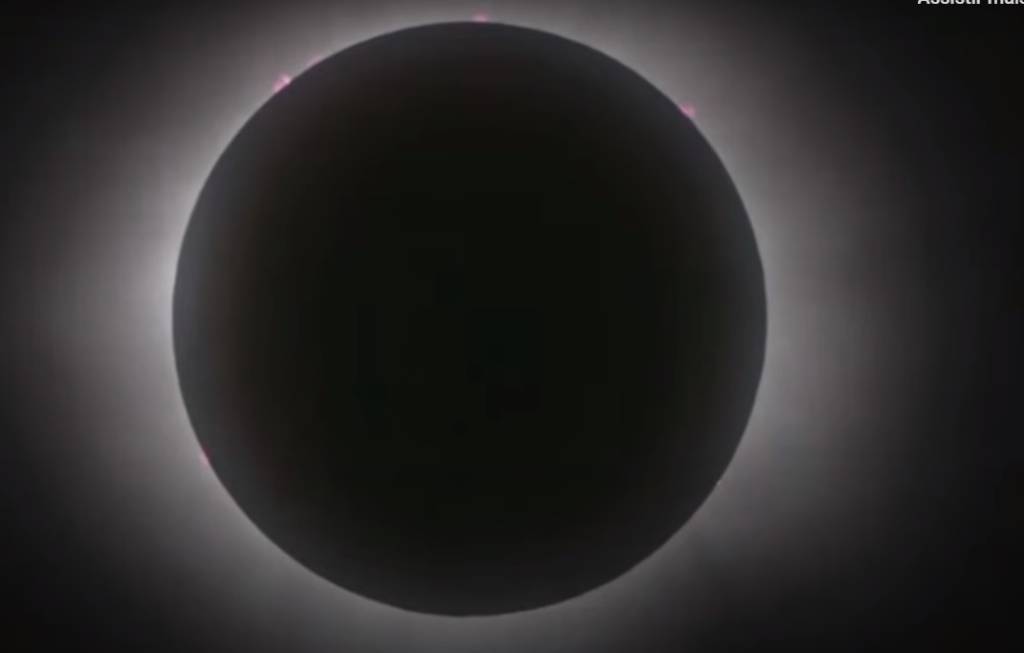 De Mazatlán, no México, eclipse total cruza EUA até o Canadá