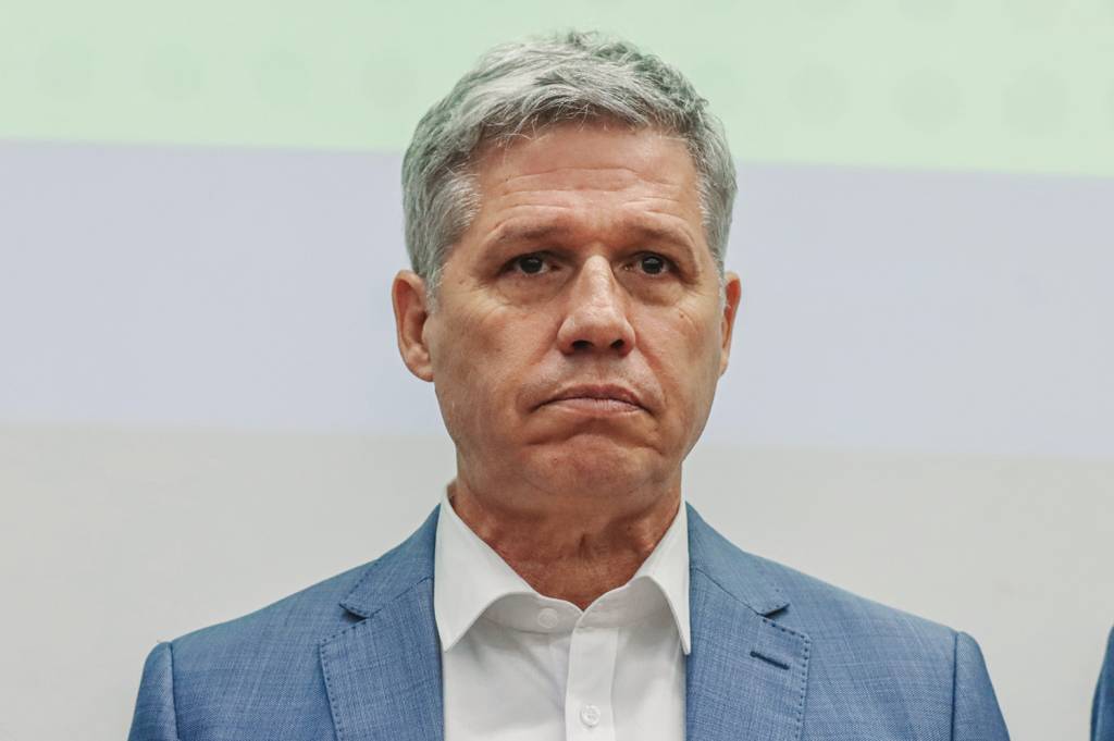 Alimentos devem caber ‘dentro da renda do povo’, diz ministro sobre preços