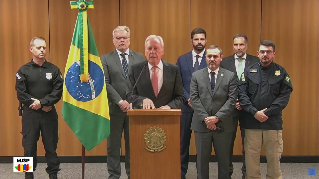 O ministro da Justiça e Segurança Pública, Ricardo Lewandowski, concede entrevista coletiva sobre a prisão de dois fugitivos da Penitência Federal de Mossoró, nesta quinta-feira