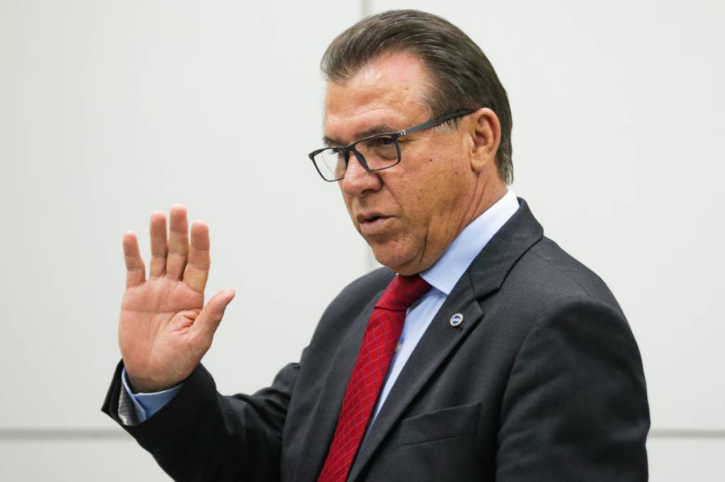 Após ultimato de Motta, ministro adia vigência de portaria sobre feriados