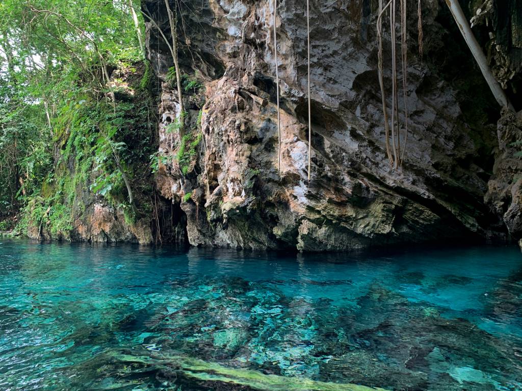 shutterstock_1925816834.jpg ATRAÇÃO - Lagoa do Japonês: água azul-turquesa e cristalina