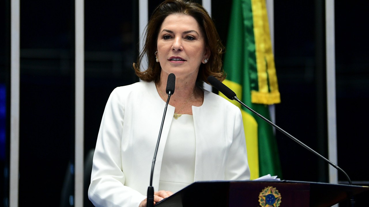 A senadra Rosana Martinelli: passaporte retido em inquérito sobre atos antidemocráticos depois das eleições de 2022