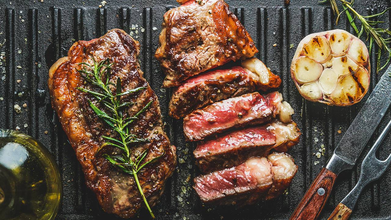 NA PARRILHA - O bife ancho, um dos mais tradicionais e celebrados na Argentina: desembarque no Brasil com sucesso