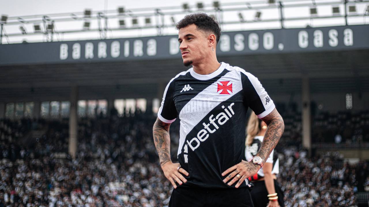 Philippe Coutinho durante apresentação à torcida do Vasco em São Januário