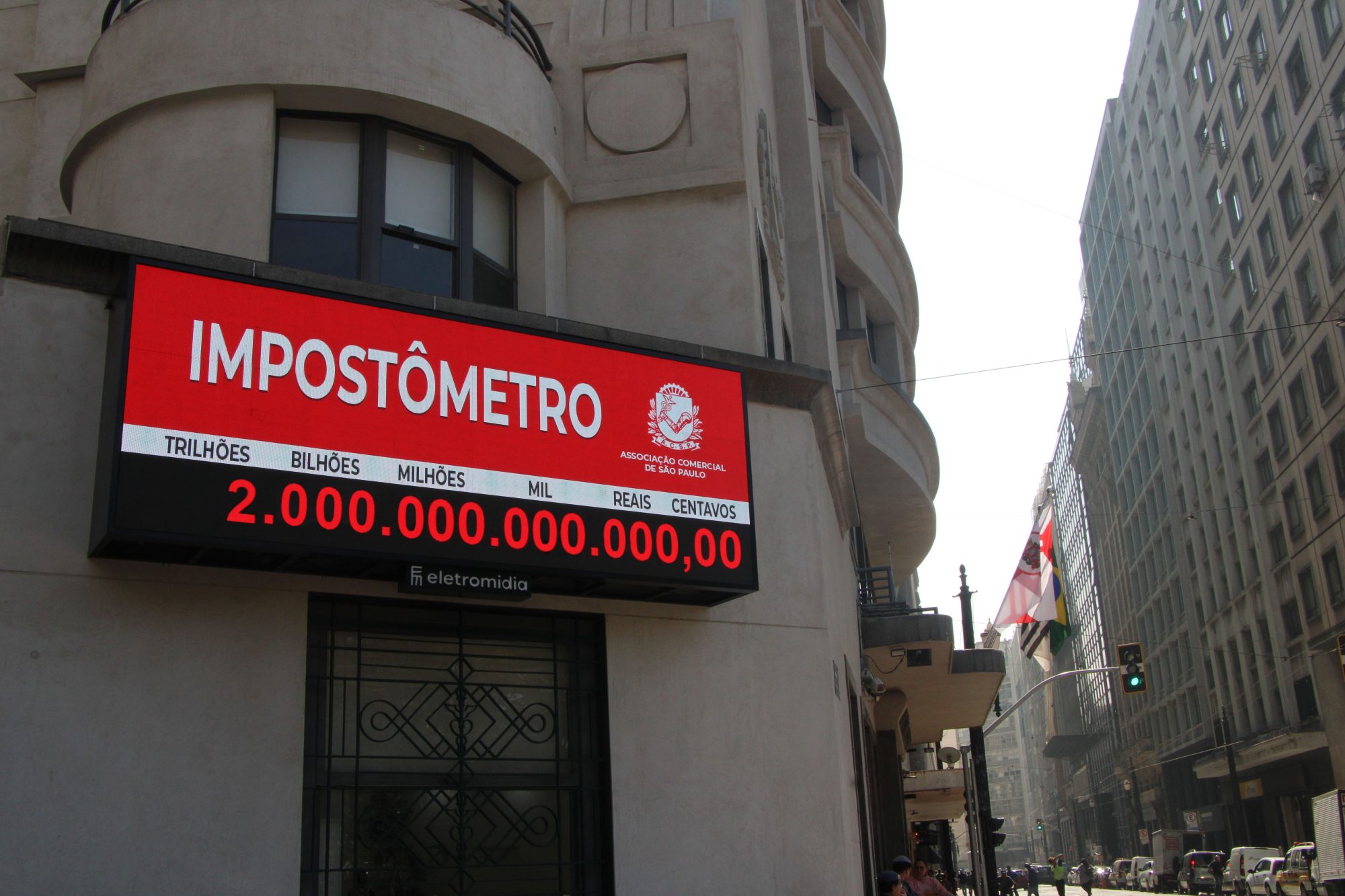 No meio do caminho tinha um split payment