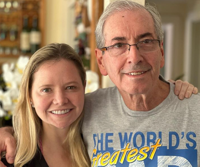 Como filha de Eduardo Cunha imita os passos do pai