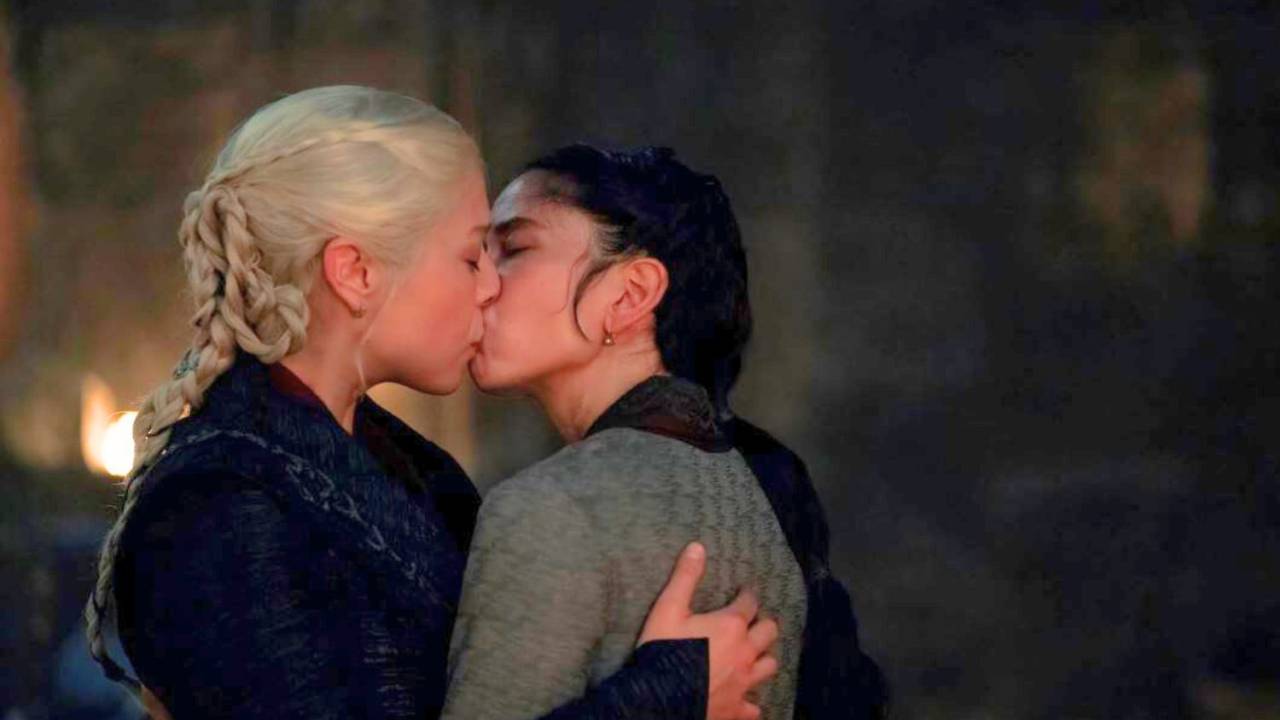Rhaenyra (Emma D'Arcy) e Mysaria (Sonoya Mizuno) em cena de 'A Casa do Dragão', série da HBO