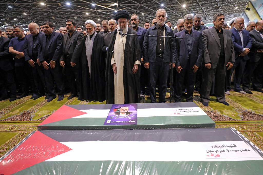 Irã e Hamas prometem vingança contra Israel durante funeral de Haniyeh