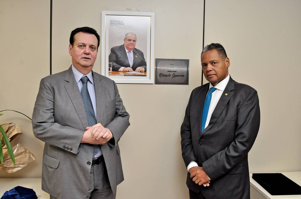 4-ANTONIO-BRITO-e-GILBERTO-KASSAB-2018-5-a.jpg UM PÉ EM CADA CANOA - Gilberto Kassab e Antonio Brito, do PSD: acenos ao governo e à oposição ao mesmo tempo