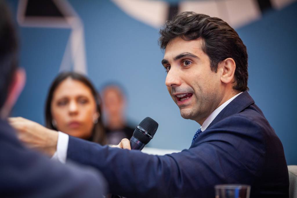 Galípolo descarta ataque especulativo do dólar e Lula volta a Brasília