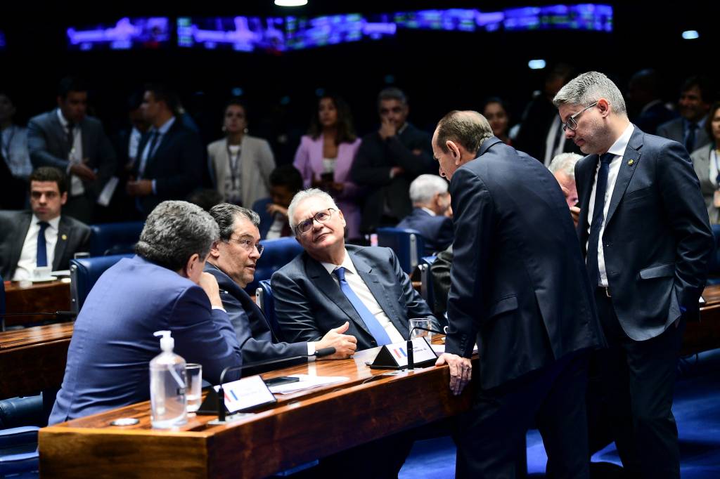 A decisão que o MDB deve tomar sobre a eleição à presidência do Senado