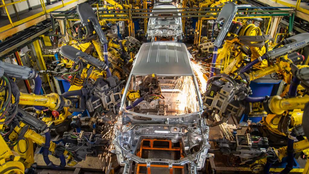 Indústria brasileira se aproxima da estagnação em abril, diz S&P