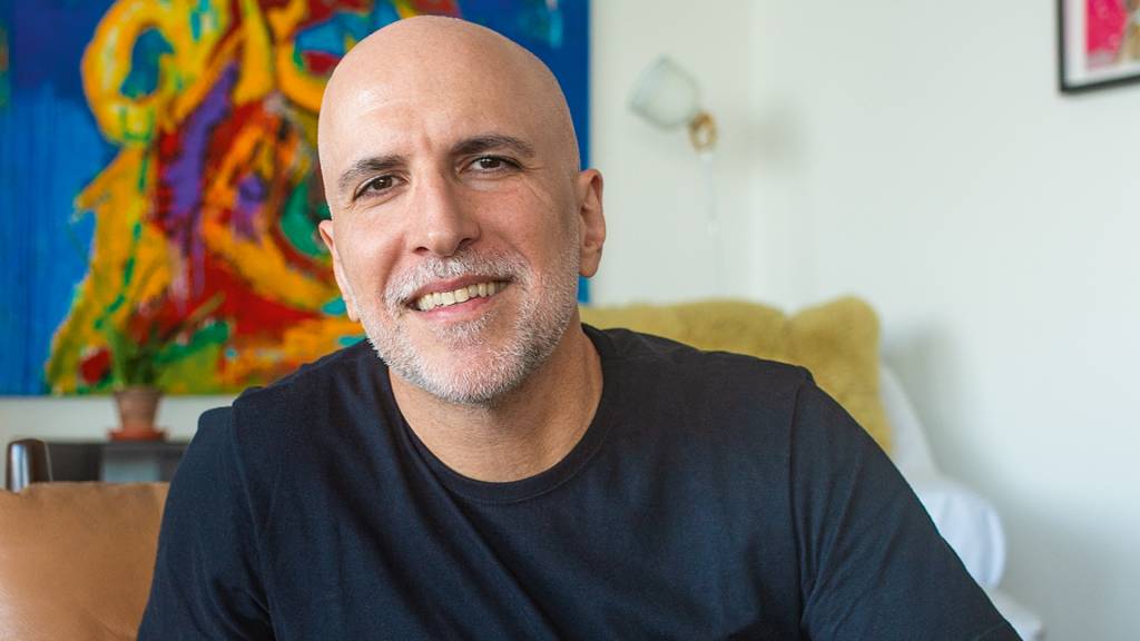 “Piada não tem partido”, diz comediante Antonio Tabet