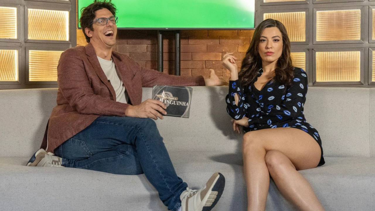 Os personagens Toni Linguinha (Rafael Infante) e Selminha Veneno (Beatriz Reis) em 'Família é Tudo', novela das 7 da Globo