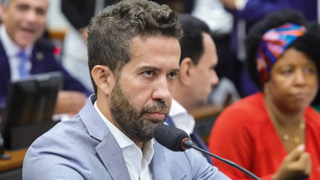 O ‘pacto de não agressão’ para enterrar investigações sobre rachadinha