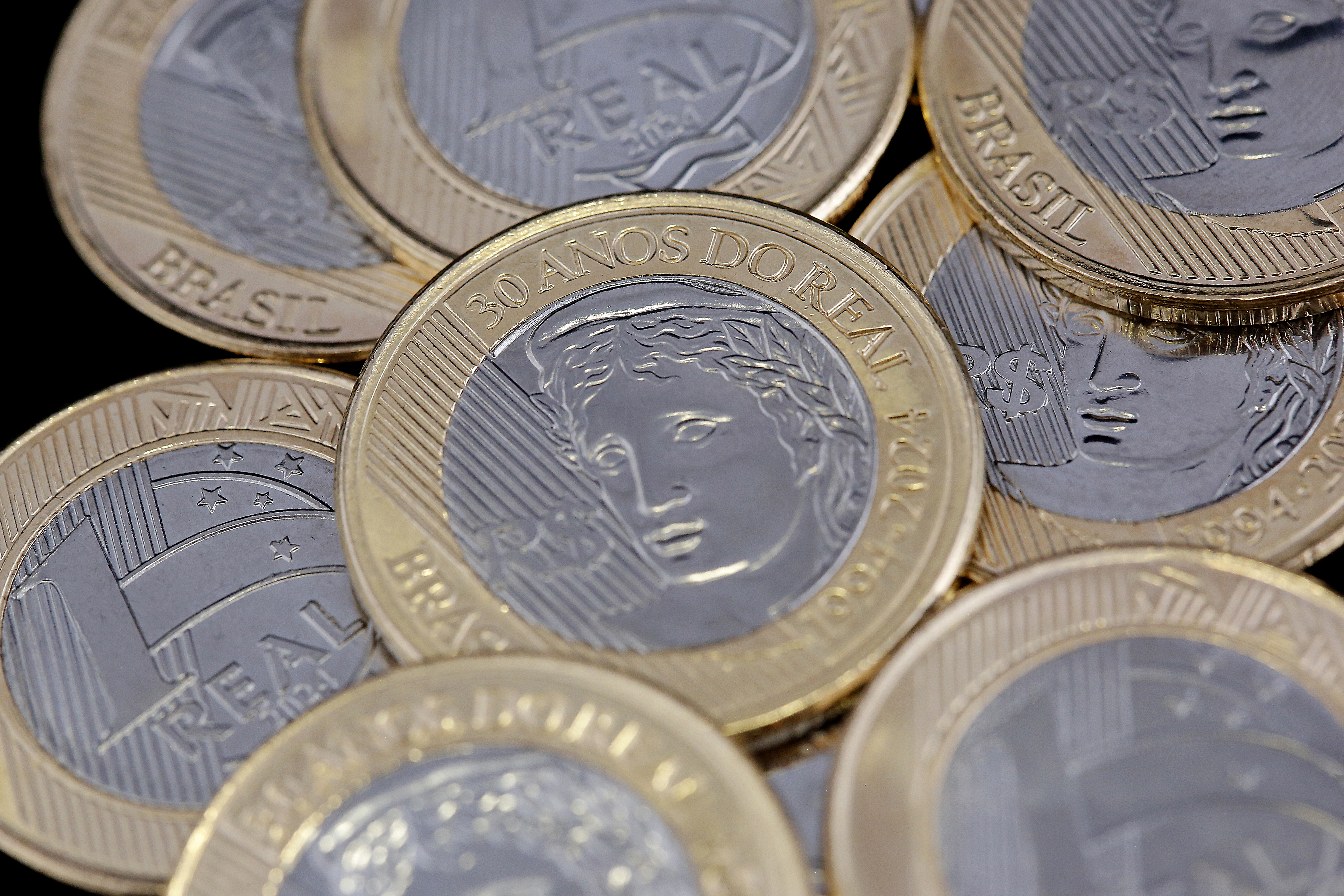 As bilionárias moedas comemorativas do Banco Central em circulação no país