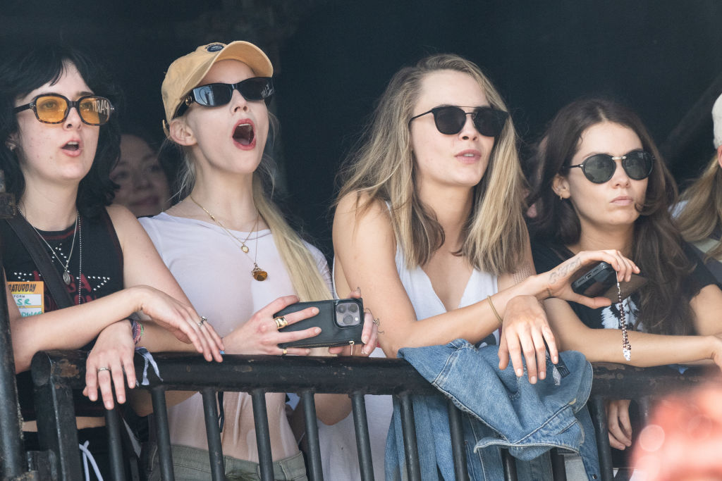 O acessório que está fazendo a cabeça de Jennifer Lopez, Rihanna e Anya Taylor-Joy