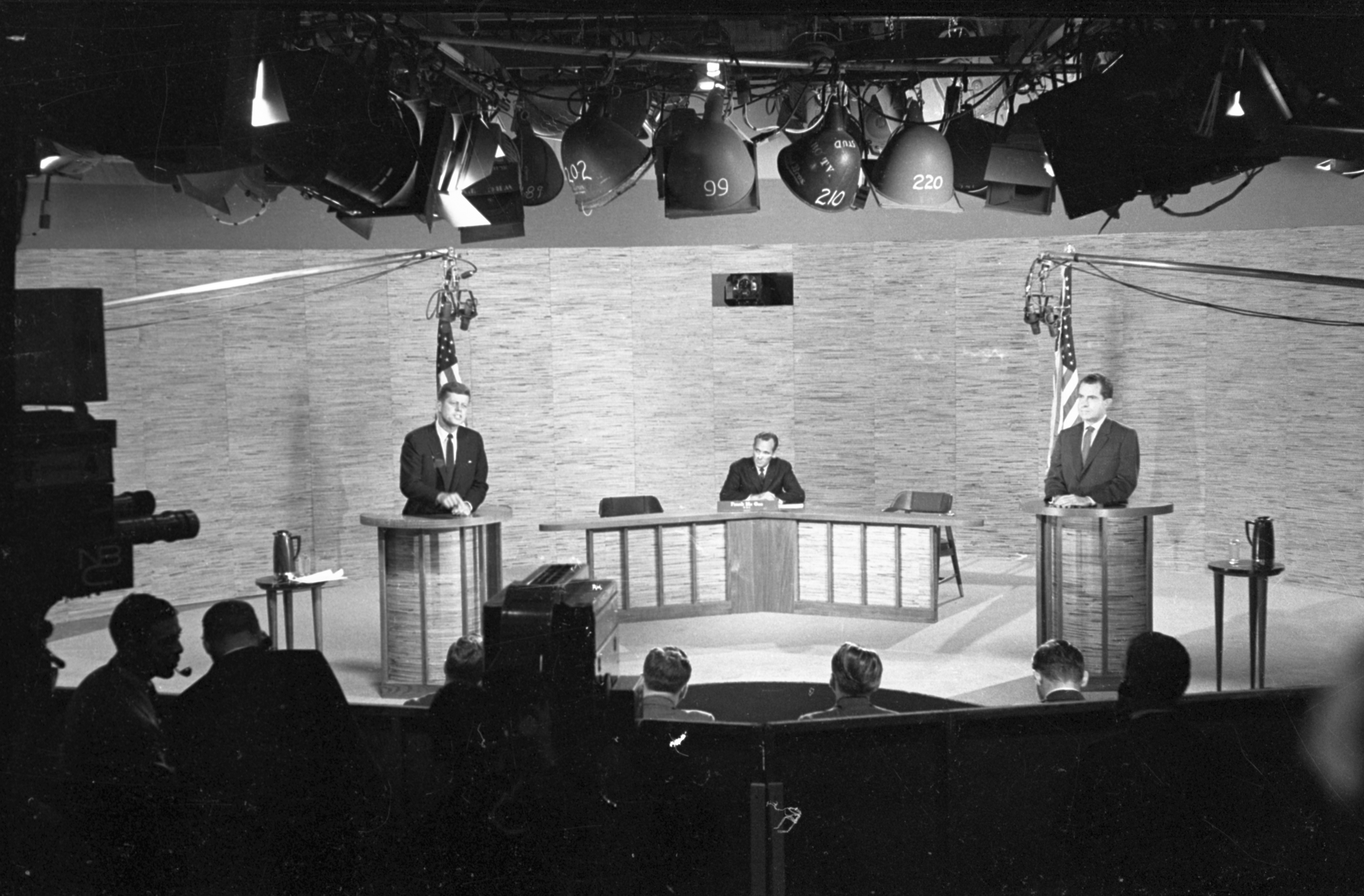 (Original Caption) 10/7/1960-Washington, DC- This is a general view of the set for the second of the 