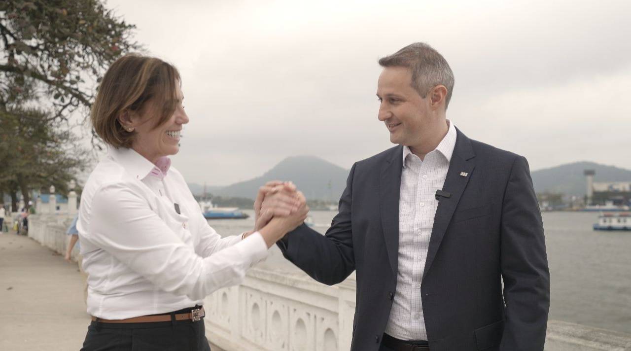 Rosana Valle, candidata à prefeitura de Santos, e Guilherme Derrite, secretário de Segurança Pública de SP