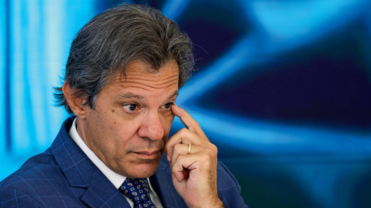 PREOCUPAÇÃO - O ministro Fernando Haddad: corrida contra o tempo para fazer os ajustes necessários no mercado