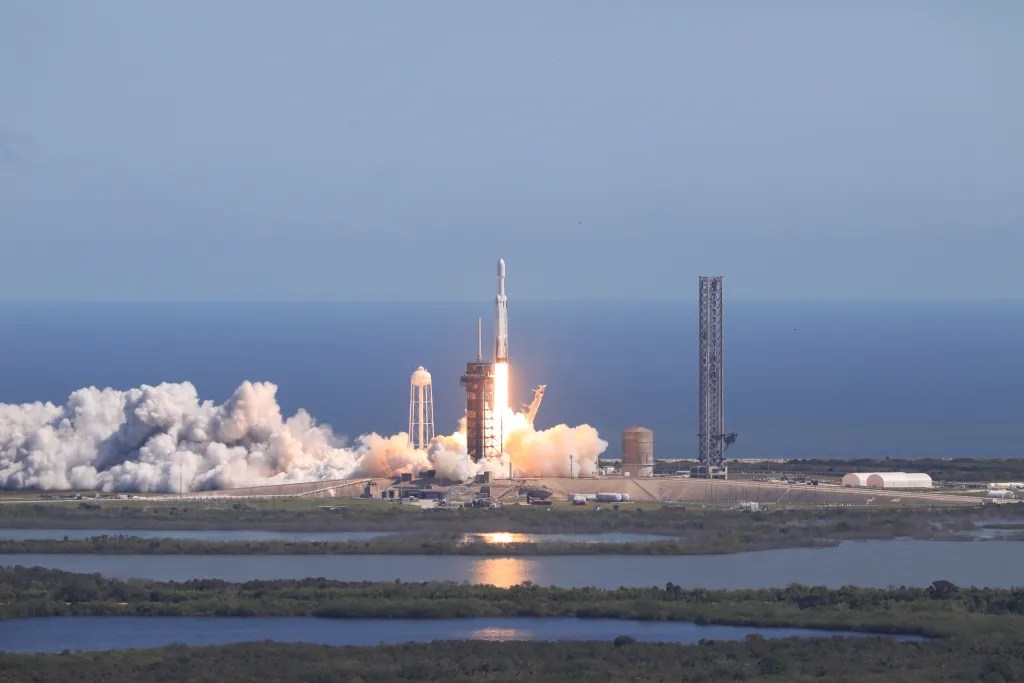 Nasa lança com sucesso missão que buscará sinais de vida em lua de Júpiter