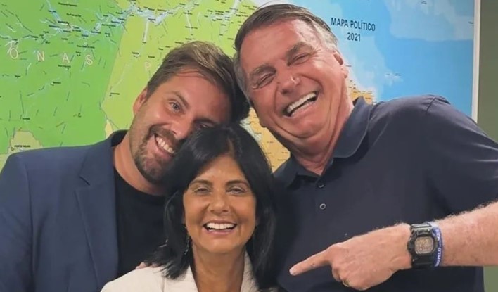 Mãe de Bruno Gagliasso tenta se colar a Bolsonaro, mas se dá mal nas urnas