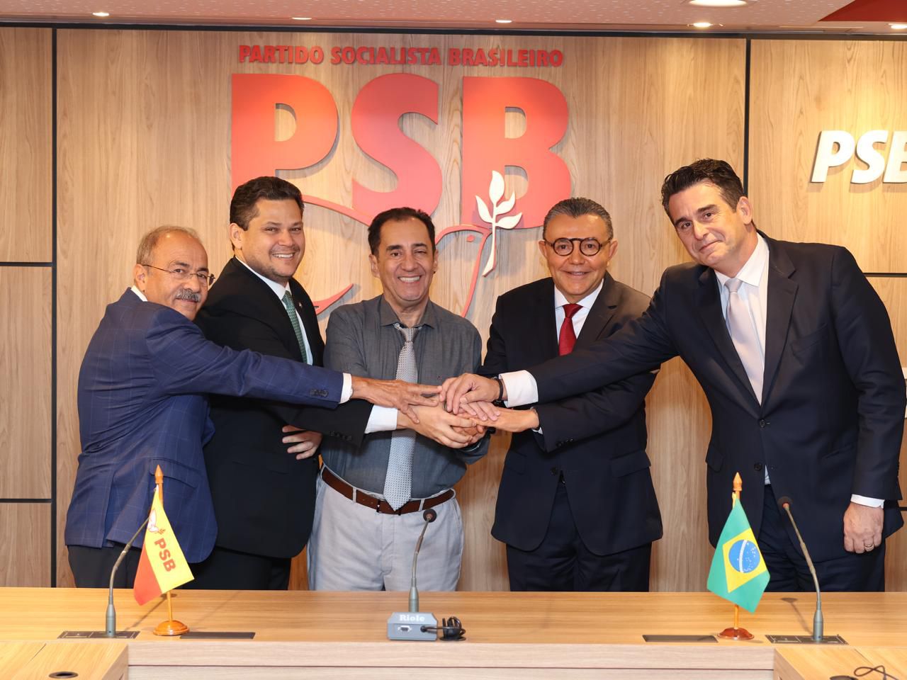 PSB declara apoio oficial a Davi Alcolumbre para a presidência do Senado
